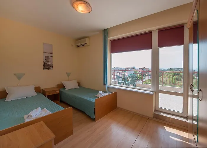 Private Σάνι Μπιτς